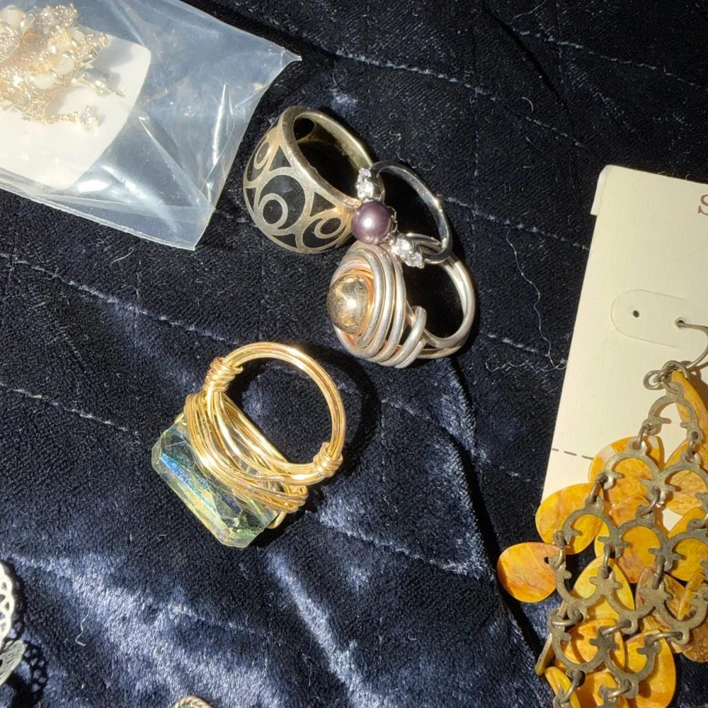 Huge lot reseller!   Women's Jewelry - Picture 4 of 5